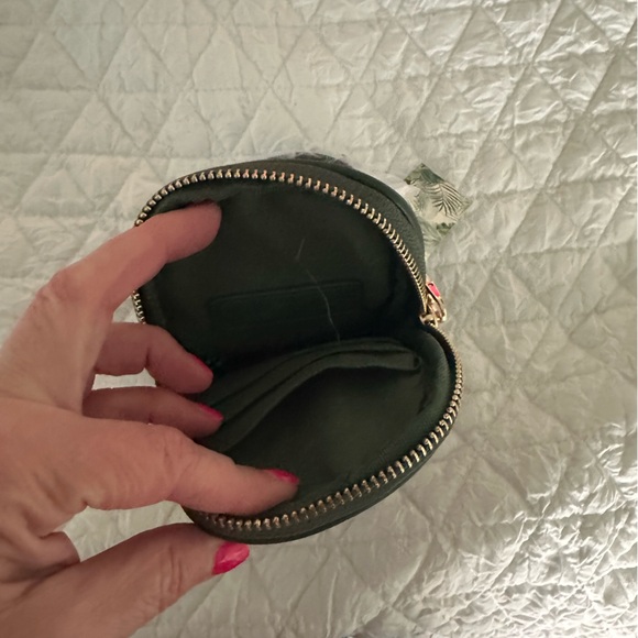 NWT Badgley Mishka crossbody phone purse dark green - Picture 2 of 3